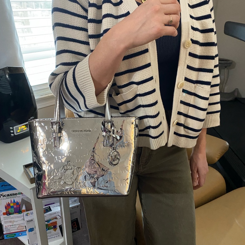 Michael Michael Kors jet Set Silver Tote Bag - Picture 10 of 10